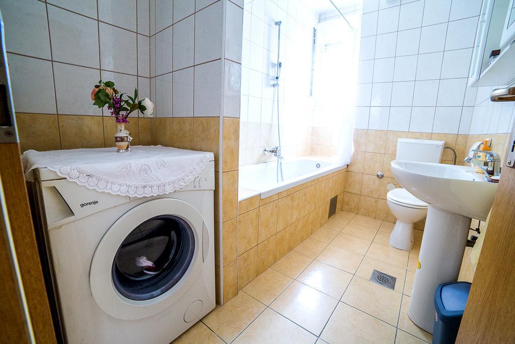Apartma Shell *